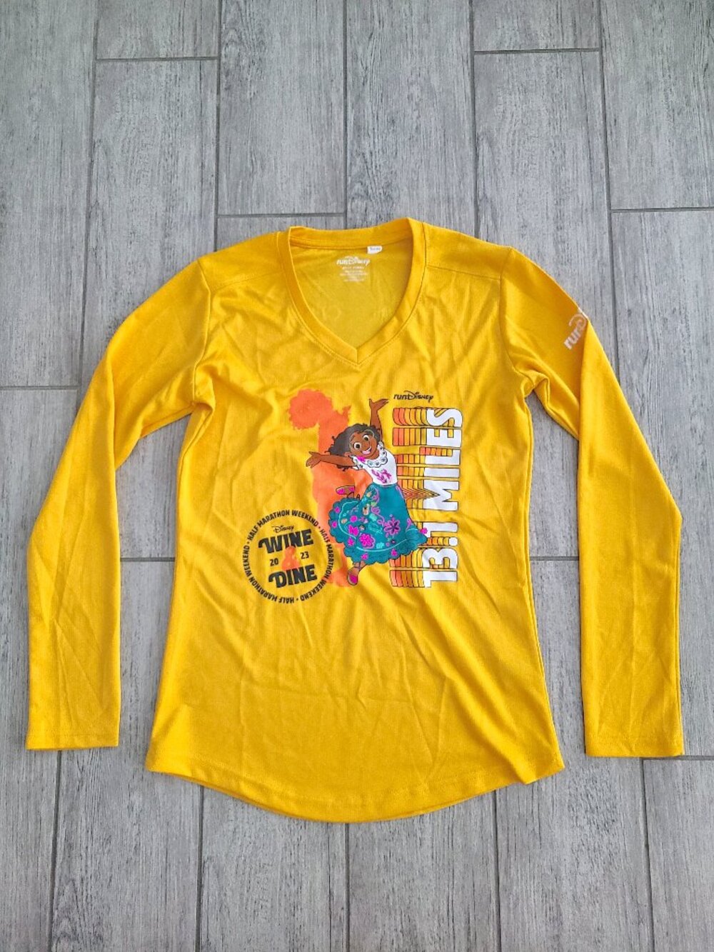 runDisney 13.1 miles Mirabel Wine & Dine Yellow Long Sleeve Shirt Women's XS